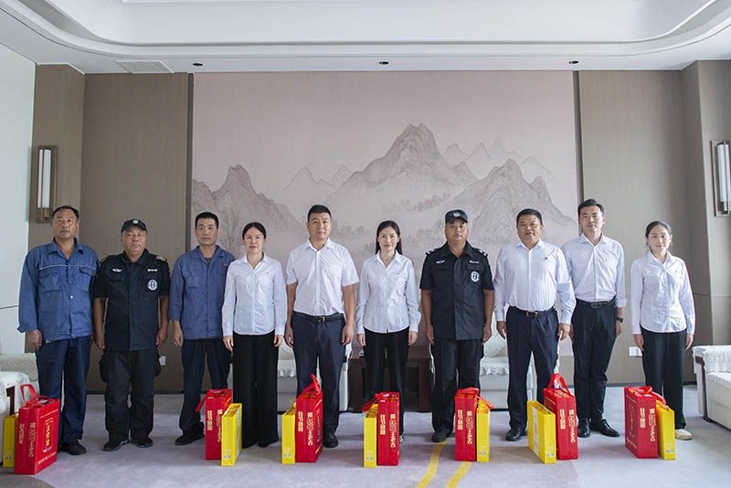 共敘魚水情！衛(wèi)華集團開展“八一”慰問及退役軍人座談會